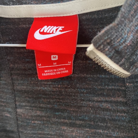 Nike Hooded Jacket - Picture 6 of 8